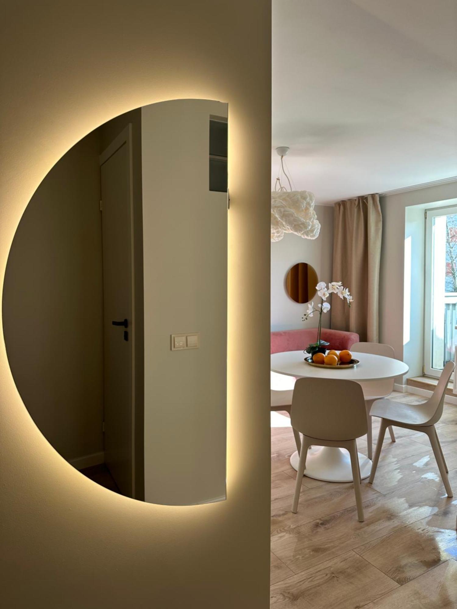 Apartment C A R P E D I E M *