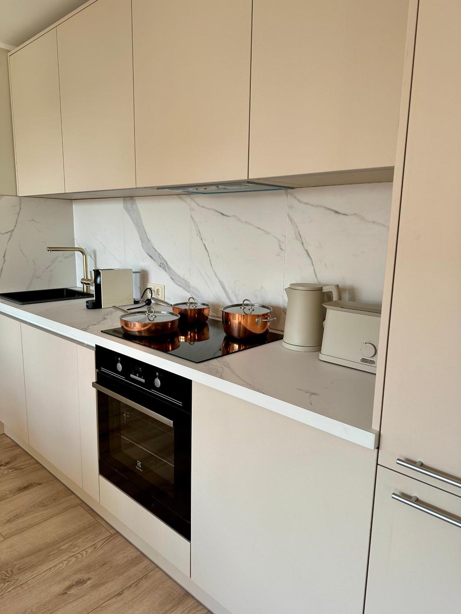 C A R P E D I E M Apartment *